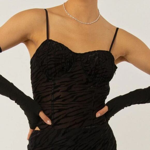 Peppermayo Exclusive - Put Me First Bodysuit - Velvet Burnout Zebra Black Sz 16 - Picture 2 of 16